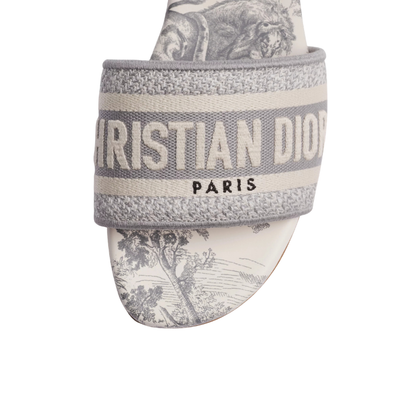Dway Slide Gray Embroidered Cotton and Toile de Jouy Motif