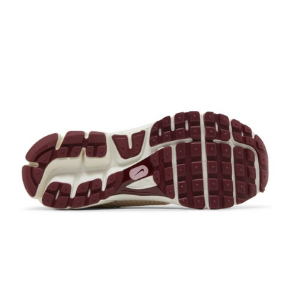 Air Zoom Vomero 5 'Valentine's Day'